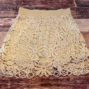 Forever 21 Lace Skirt Cream Off-White Women’s Sz Medium Elastic Waist